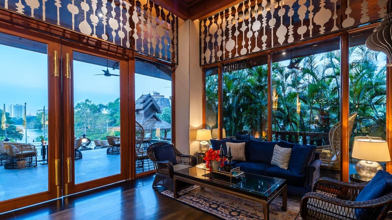 Chatrium Hotel Royal Lake Yangon