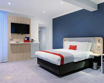 Holiday Inn Express London - Victoria By IHG - London - Bedroom