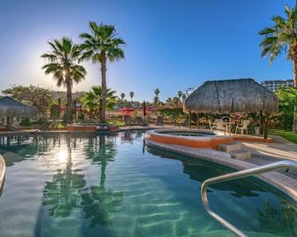 Club La Costa - Across From The Beach! - San José del Cabo - Piscina