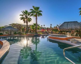 Club La Costa - Across From The Beach! - San José del Cabo - Piscina