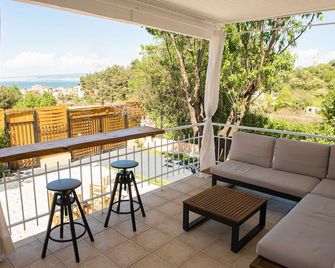 Grand Seaview Retreat - walk to the beach - Saloniki - Balkon