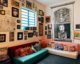 Zili Pernambuco Hostel & Coworking - Recife - Living room