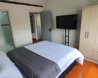 Portal Norte 170 Acogedoras Habitaciones Con Todos Los Servicios - Bogotá - Bedroom