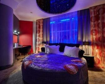 Art Hotel - Surgut - Bedroom