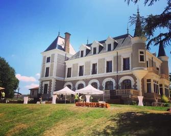 Eclosion Château Hôtel & Restaurant - Saint-Paul-en-Jarez - Building