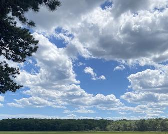 Why rent a Hotel when you can have a whole House!! - Biddeford - Outdoors view