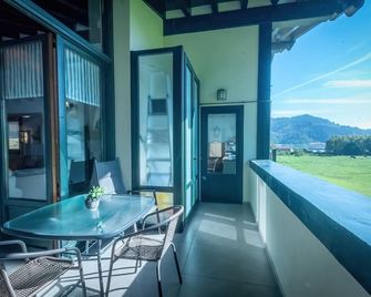 Oribar Bazter Goikoa -Calma y naturaleza by Egona - Aya - Balcón