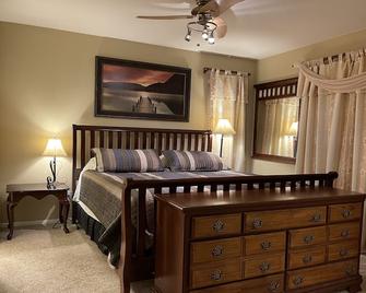 Your home away from home with personal touch - קולרדו ספרינגס - חדר שינה