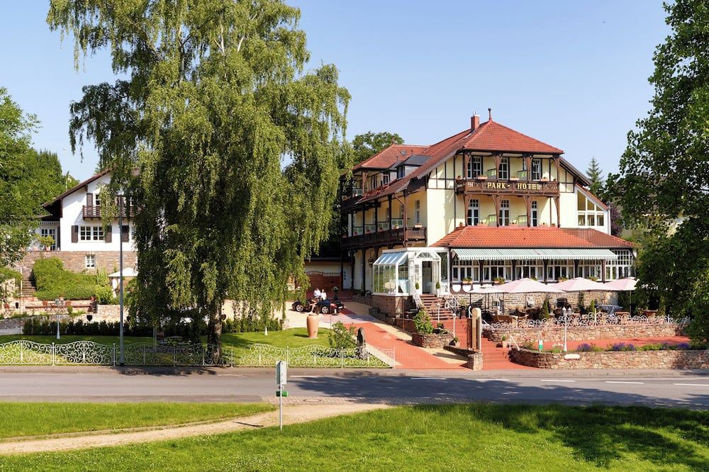 Park Hotel Bad Salzig - בופארד - בניין