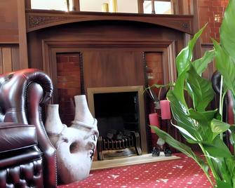 Wimblehurst Hotel - Horsham - Лоббі