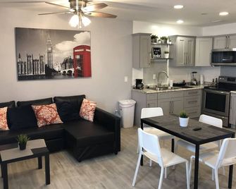 Affordable Super Modern 2 Bedroom Condos In Downtown - Close To The Beach! - Puerto Peñasco - Restaurant