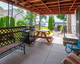 Willow Cove: Wine Country and Lake Living - Geneva - Balcony