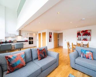 Whinny Brae - Broughty Ferry - Living room