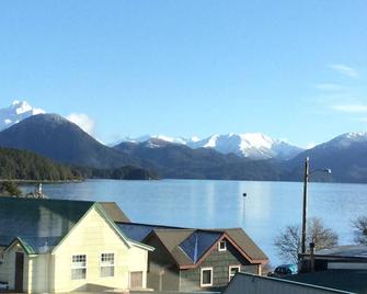 Studio Downtown Apt. 7 w/ Ocean & Mountain Views. - Sitka - Outdoors view