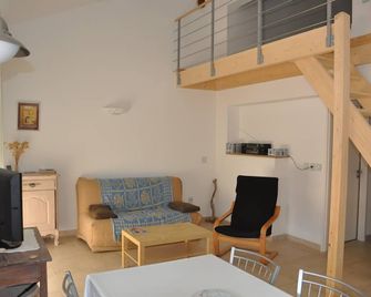 Ile de Porquerolles Apartment - Hyères - Olohuone