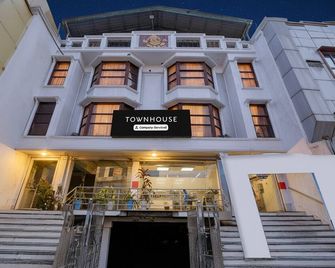 Townhouse Gandhi Medical College Formerl - Bhopal - Building