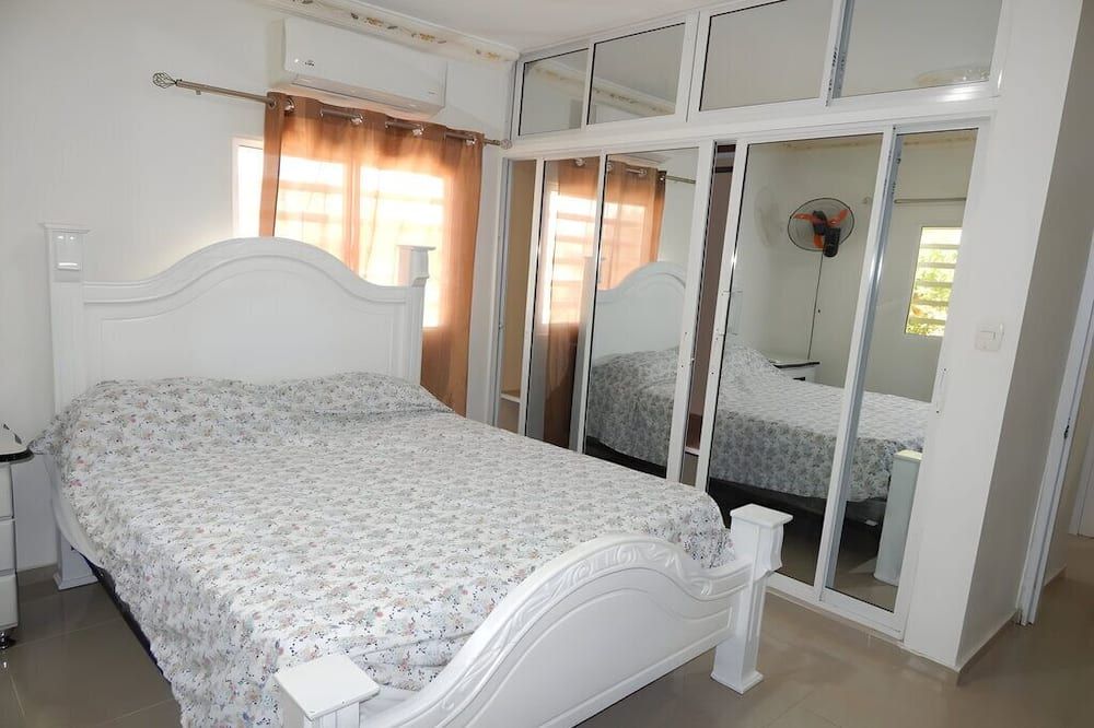 Down Town Beatifull Apartament - Baní - Bedroom