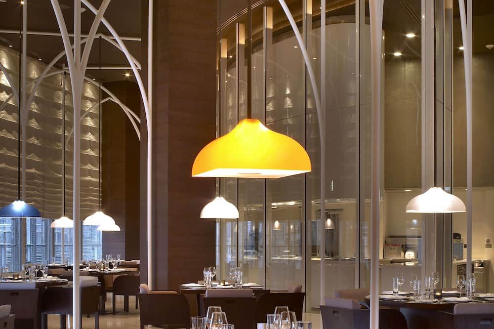 Armani Hotel Dubai, Burj Khalifa desde