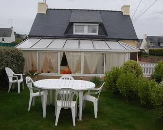 Charming, fully renovated house, - Melgven - Patio