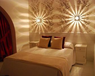 Hostal Petite Maman - Madrid - Habitació
