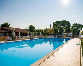 Vacanze Glamping Boutique - San Felice del Benaco - Piscina