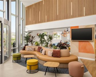 Hampton by Hilton Paris Charles de Gaulle Airport - Roissy-en-France - Lobby