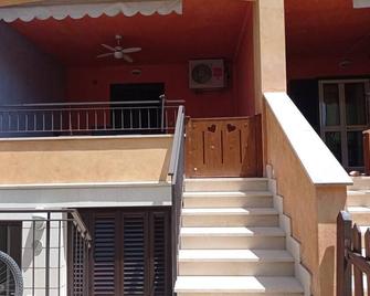 Vacation House in Policoro with pool 500 m from the sea in the Village Riva Azzurra - Policoro - Scale