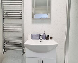 The Barbican Apartments - Plymouth - Banyo