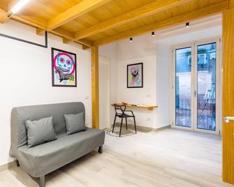 Napoli Street Art Rooms by Wonderful Italy - Неаполь - Вітальня