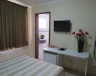 Hotel Monte Líbano - Irati - Bedroom