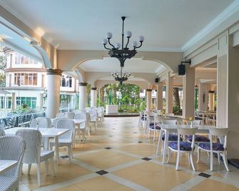 Horison Resort Tulip Puncak - Cipanas - Ресторан