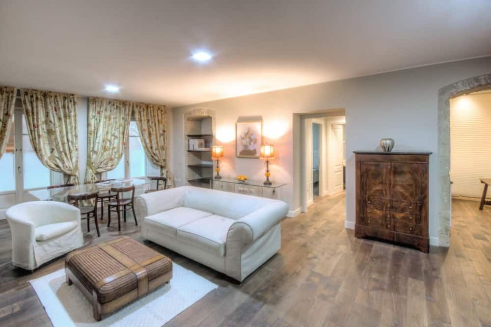 Right House di Via Sulis - Best Neighborhood in the Town - كاغلياري - غرفة معيشة