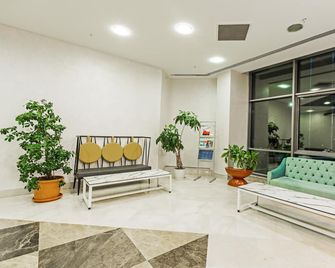 Hayat Hospitality Oskemen - Ust-Kamenogorsk - Recepción
