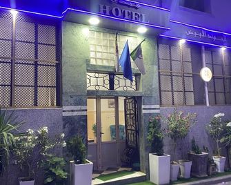 Le Cheval Blanc - Oran - Building