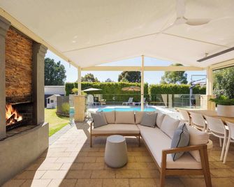 Play on Balcombe - Mount Martha - Innenhof