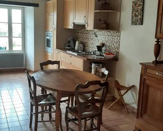Charming Longere in the village of Bouin in the heart of the Vendée Breton marshlands - Bouin - Cocina