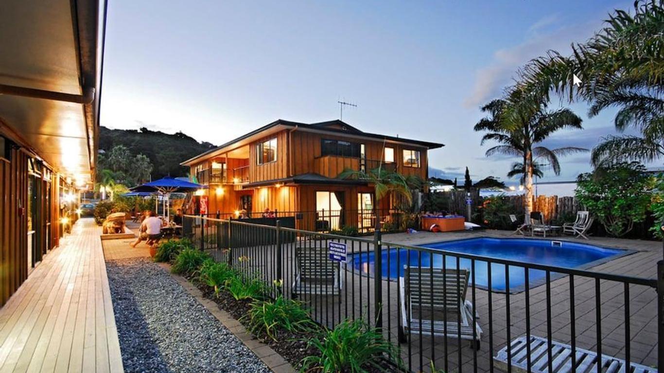 Bay Adventurer Backpackers & Apartments