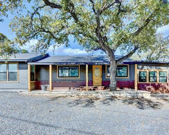 Downtown Studio 1 at Beer Ranch Project - Wimberley