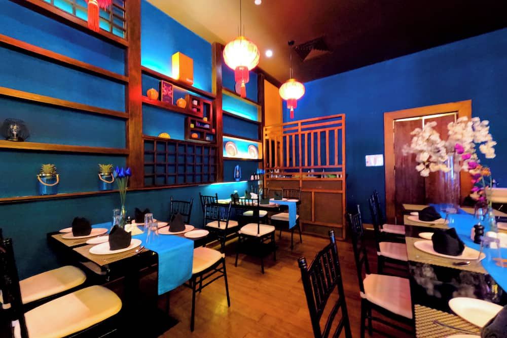 فيرواي كولومبو - سري لانكاس فيرست هوتل ويذ روبوت تيكنولوجي - كولومبو - مطعم