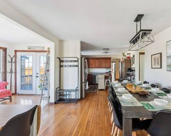 Bayview Oasis: Cape May County Coastal & Peaceful 4-Bedroom Whole-House Rental - Cape May Court House - Dining room