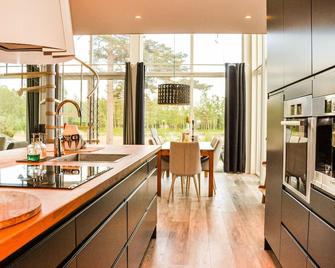5 bedroom beautiful home in Karlstad - Karlstad - Kjøkken