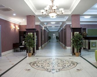 Green Hall Hotel - Martyush - Lobby