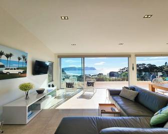 Surf View Hot Water Beach - Hot Water Beach - Living room