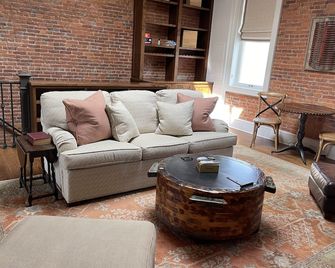 Your Main Street Studio - Chagrin Falls - Sala de estar