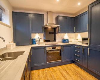 Mill Road Apartment First Floor - Crawley - Kitchen