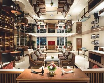 The Margo Hotel - Depok - Lounge