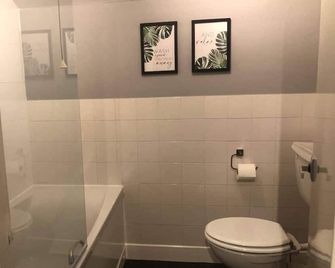 Sleeps 5 Fast Wifi Free Parking Long-Term Available - Coventry