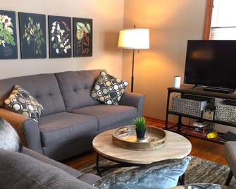 Midwest Modern House - Austin - Wohnzimmer