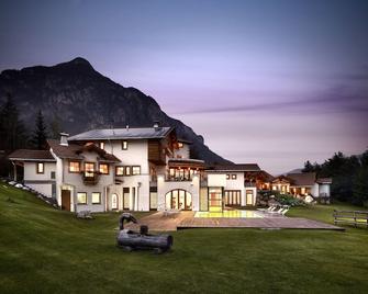 Castelir Suite Hotel - Tesero - Building