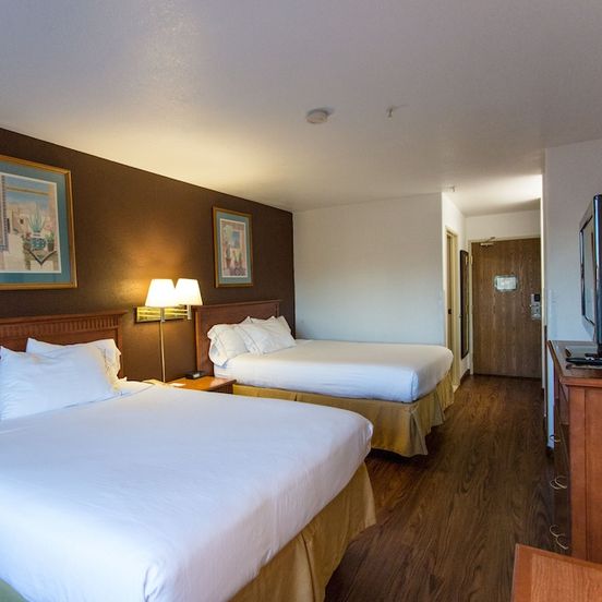 Bedroom view of Vagabond Inn Executive - Green Valley